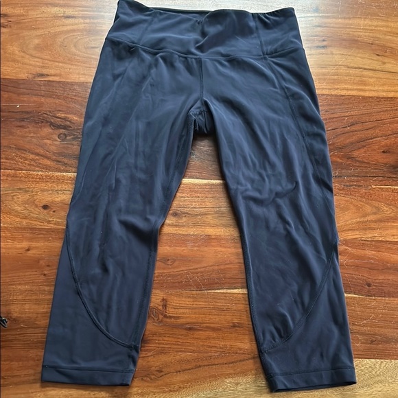 Athleta cropped navy leggings 7/8th - Picture 3 of 6